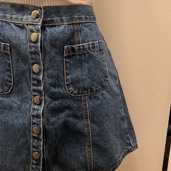 BDG mini a-line snap front denim skirt - Picture 3 of 8
